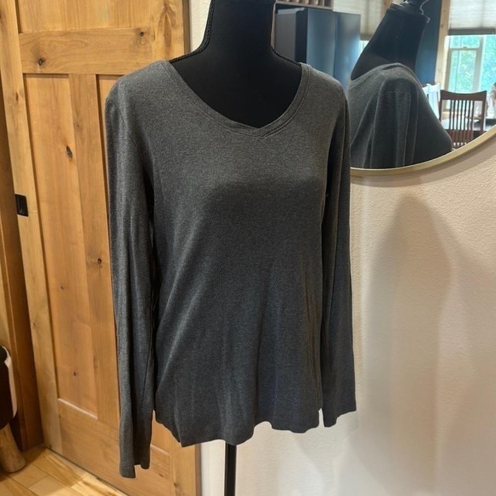 Eddie Bauer gray long sleeve V-neck top size large, tall, super soft material